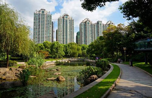 滬3月新政:敬老卡申領(lǐng)全市通辦 公園內(nèi)也要禁煙